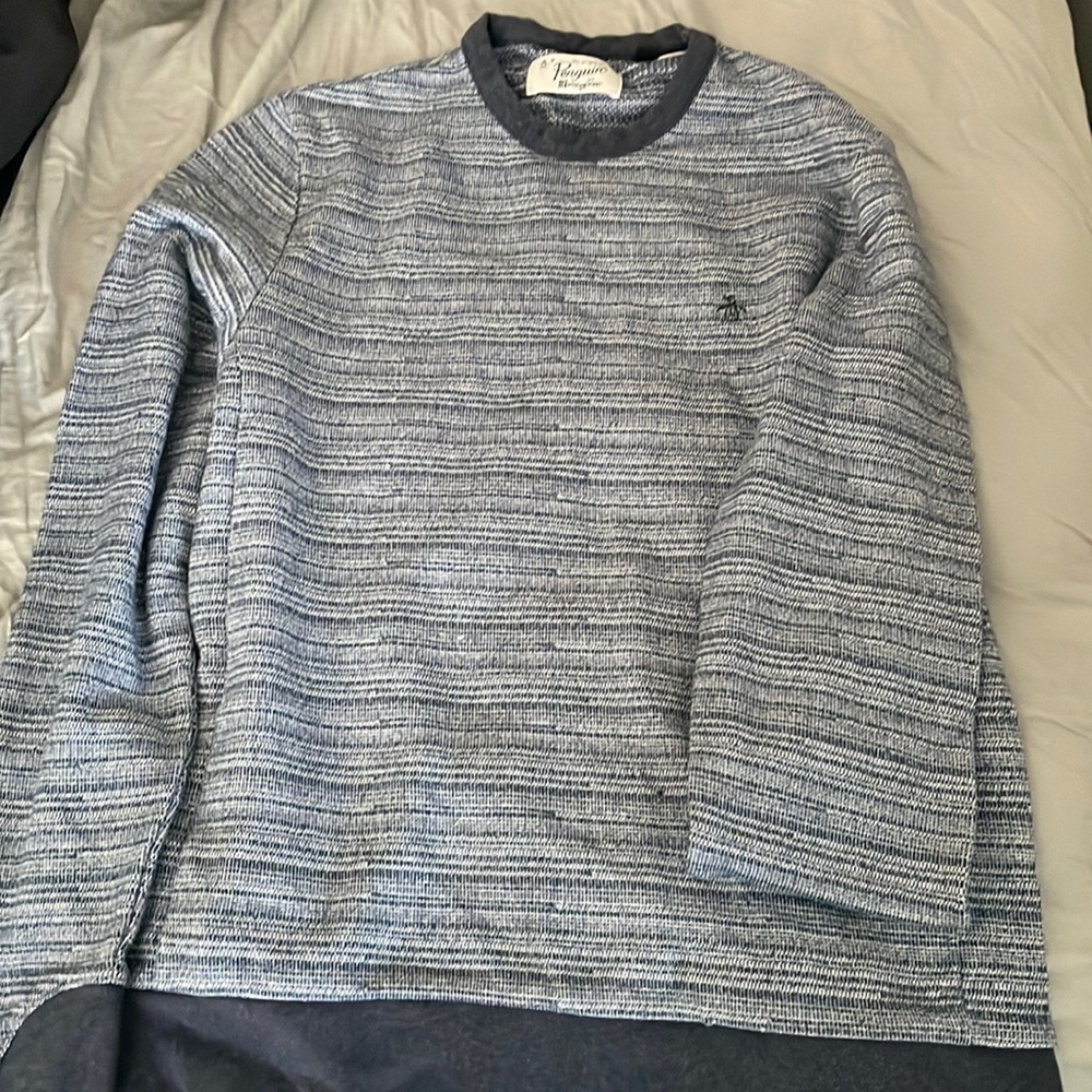 Cool knitted penguin sweater blue shades